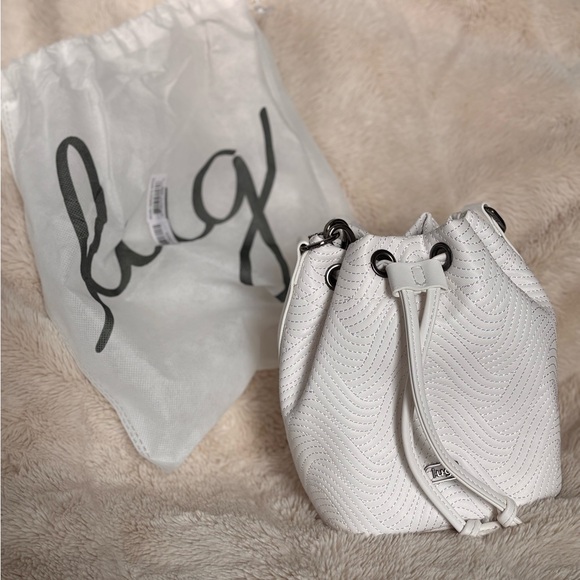 NWT Lug Whirlybird Satin Luxe VL Crossbody Bucket Bag Purse - White - Picture 3 of 9